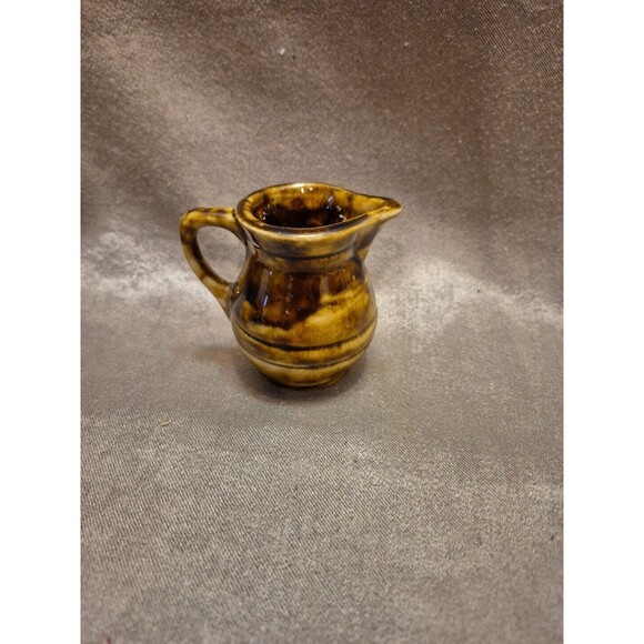 Vintage Handmade Small Pottery Creamer Brown/Tan Swirl Glazed And Signed - Picture 4 of 10